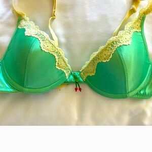Vibrant Green Lace Accent Bra
